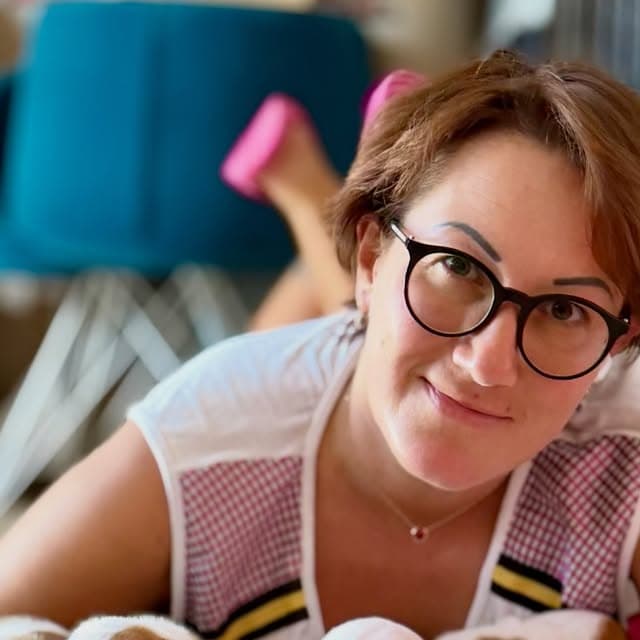 Юлія Горбач із цуценятами Yugos Star